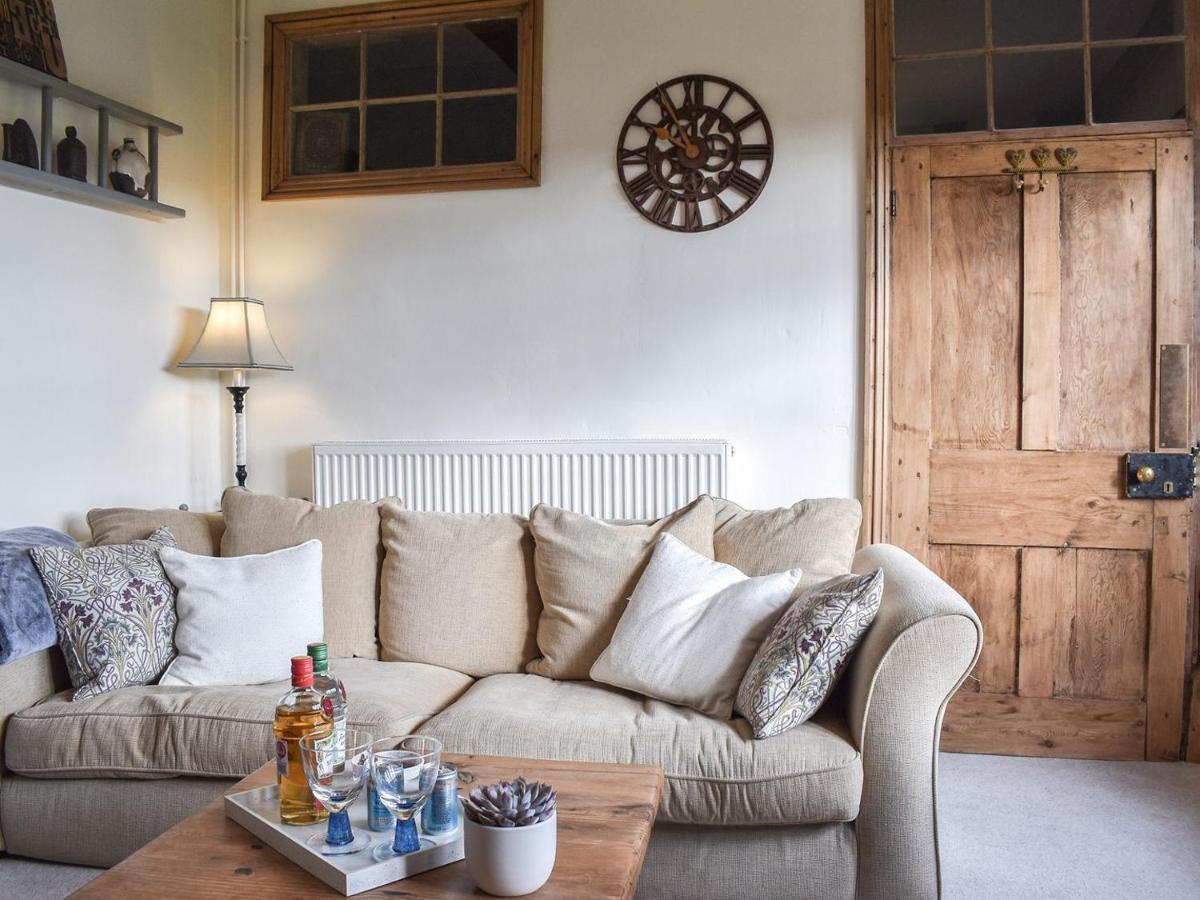 Lea Hall Farmhouse Tissington Bagian luar foto