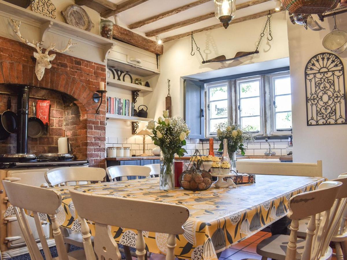 Lea Hall Farmhouse Tissington Bagian luar foto