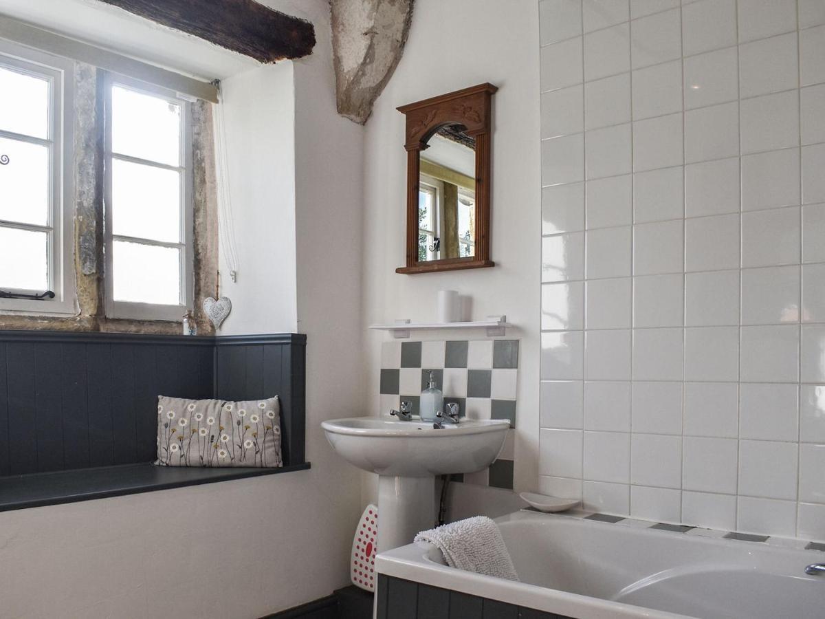 Lea Hall Farmhouse Tissington Bagian luar foto