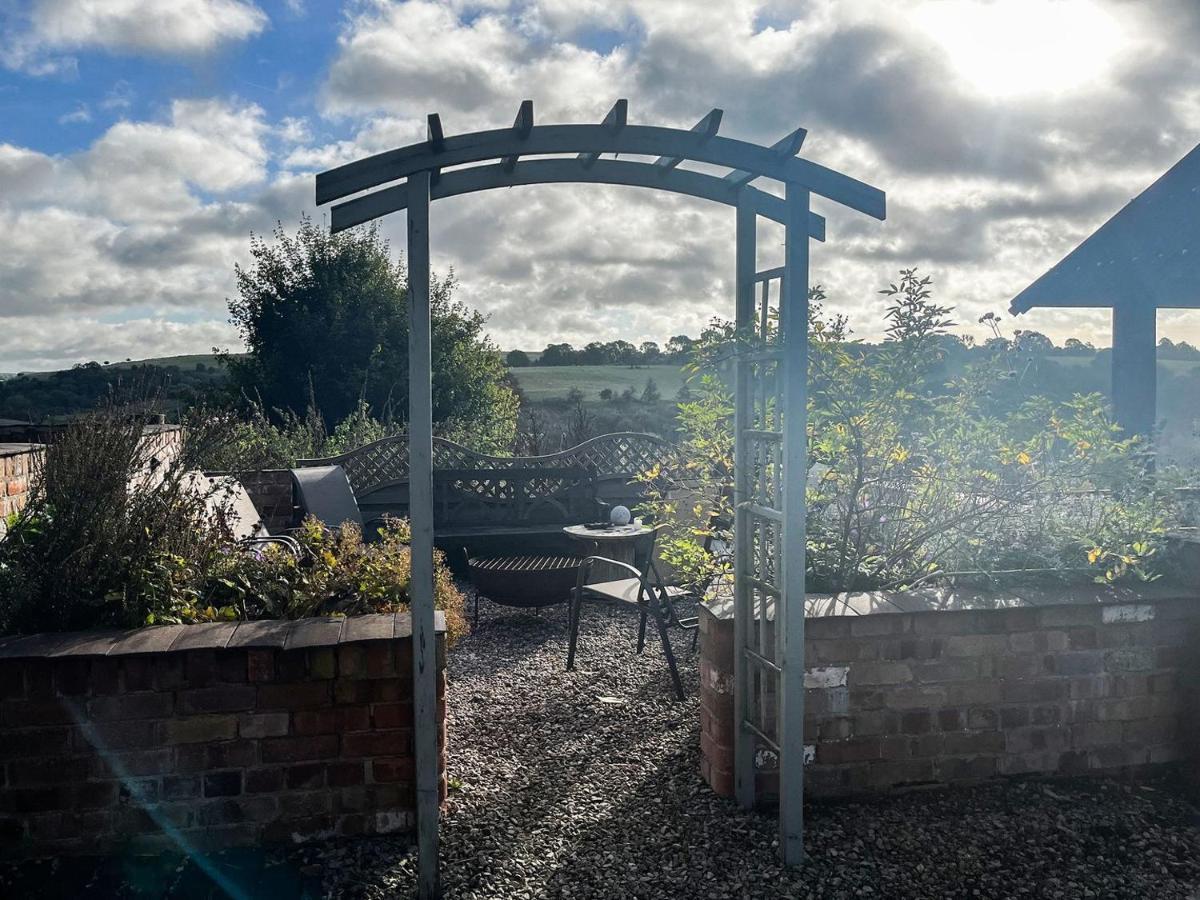 Lea Hall Farmhouse Tissington Bagian luar foto