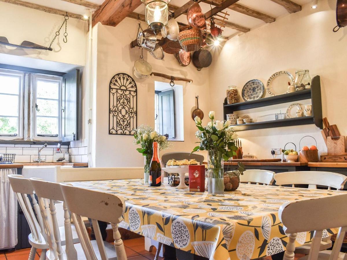 Lea Hall Farmhouse Tissington Bagian luar foto